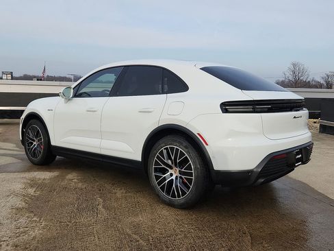New 2026 Porsche Macan 4S Electric image 3