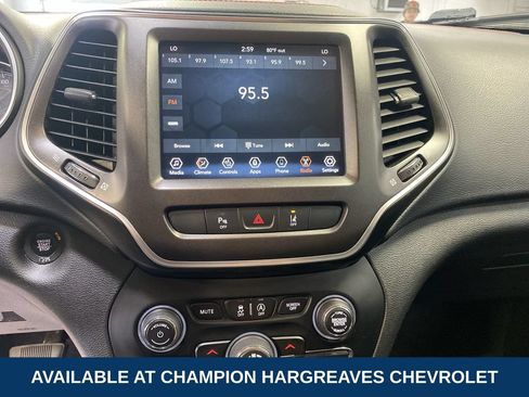 Used 2021 Jeep Cherokee Trailhawk AWD/4WD image 17