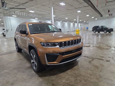 New 2026 Jeep Grand Cherokee L Limited AWD/4WD image 2