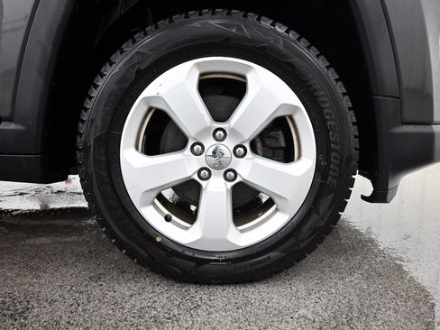 Used 2018 Jeep Compass Latitude w/ Popular Equipment Group image 29