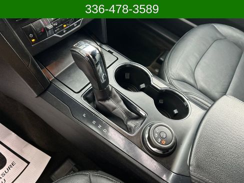 Used 2017 Ford Explorer XLT w/ Equipment Group 202A AWD/4WD image 24
