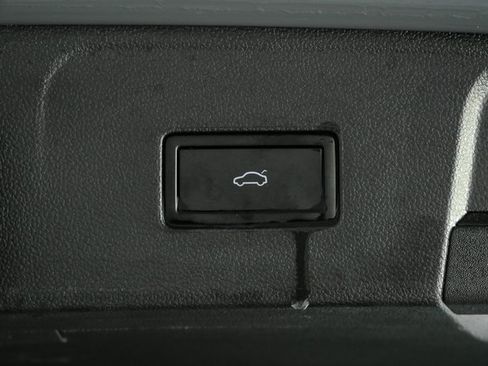 Certified 2025 Volkswagen Atlas Peak Edition SE image 25