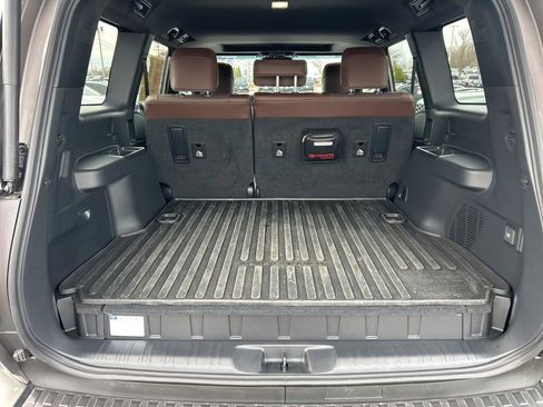 Used 2025 Toyota Land Cruiser image 17