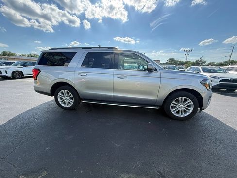 Used 2022 Ford Expedition Max XLT AWD/4WD image 2