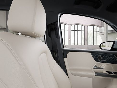 New 2026 Mercedes-Benz GLB 250 image 43