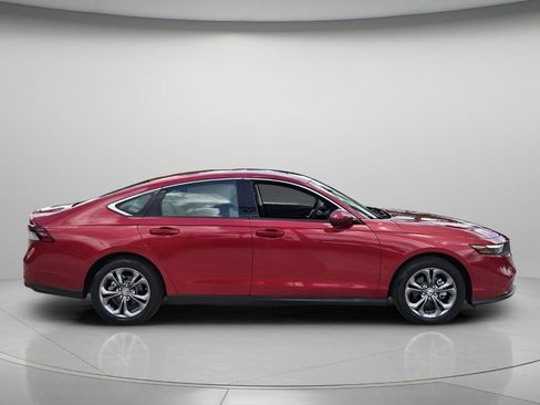 Used 2024 Honda Accord EX image 3
