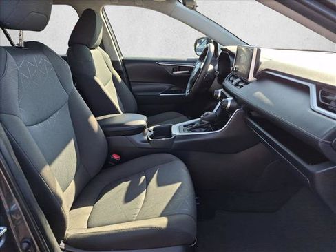 Certified 2025 Toyota RAV4 XLE FWD image 20