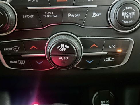 Used 2019 Dodge Charger SXT w/ Blacktop Package AWD/4WD image 22