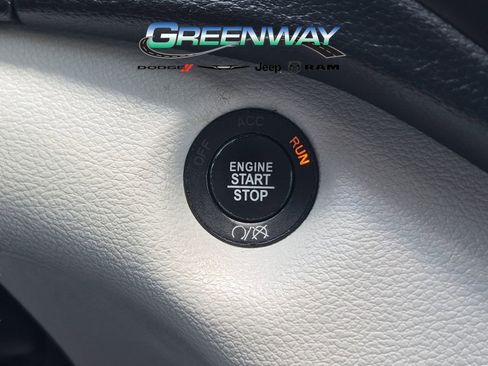 Used 2020 Jeep Cherokee Latitude Plus w/ Comfort/Convenience Group FWD image 8