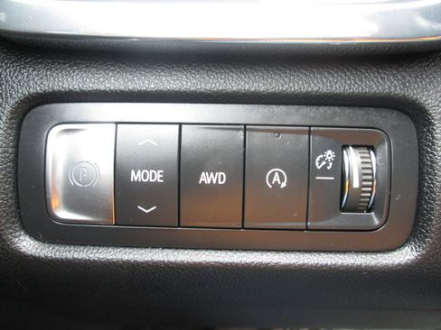 Certified 2025 GMC Acadia Elevation image 13