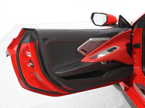 Used 2021 Chevrolet Corvette Stingray Preferred Cpe w/ Z51 Performance Package image 4