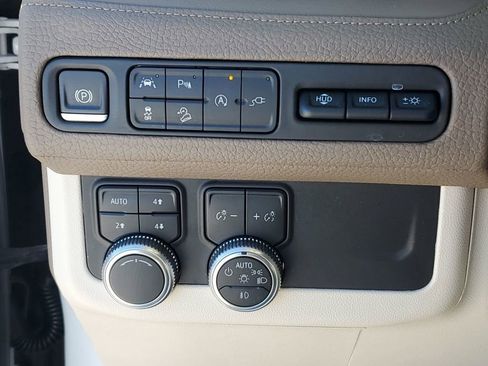 Certified 2021 GMC Yukon Denali w/ Denali Premium Package image 20