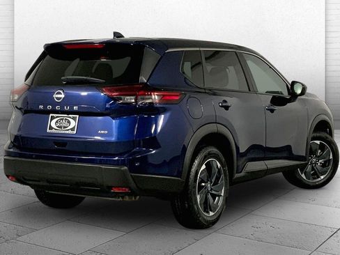 Used 2025 Nissan Rogue SV image 13