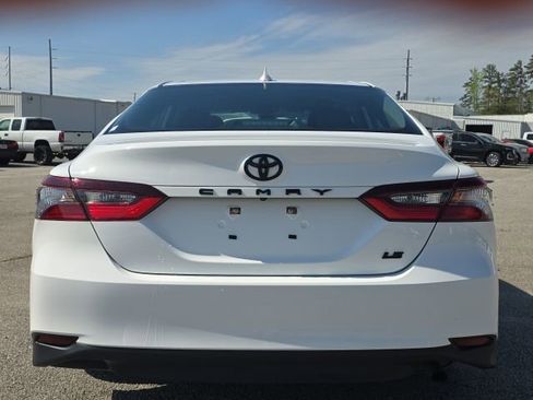 Used 2023 Toyota Camry LE FWD image 5