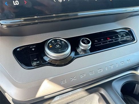 Certified 2025 Ford Expedition Active image 26