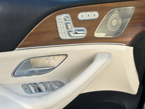 Used 2022 Mercedes-Benz GLS 450 4MATIC image 21