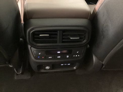 Used 2024 Honda Pilot Elite image 34