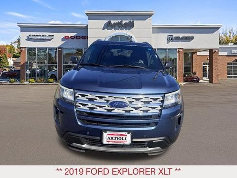 Used 2019 Ford Explorer XLT w/ Equipment Group 202A AWD/4WD image 3