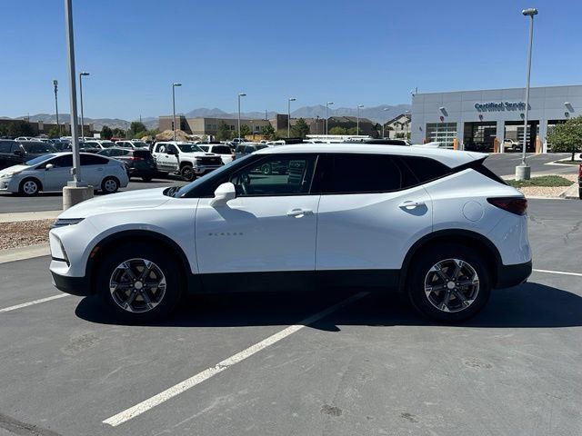 Certified 2025 Chevrolet Blazer LT AWD/4WD image 2