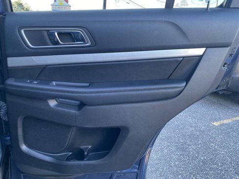 Used 2016 Ford Explorer XLT w/ Equipment Group 202A AWD/4WD image 21