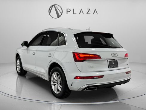 Certified 2023 Audi Q5 2.0T Premium w/ Convenience Package image 4