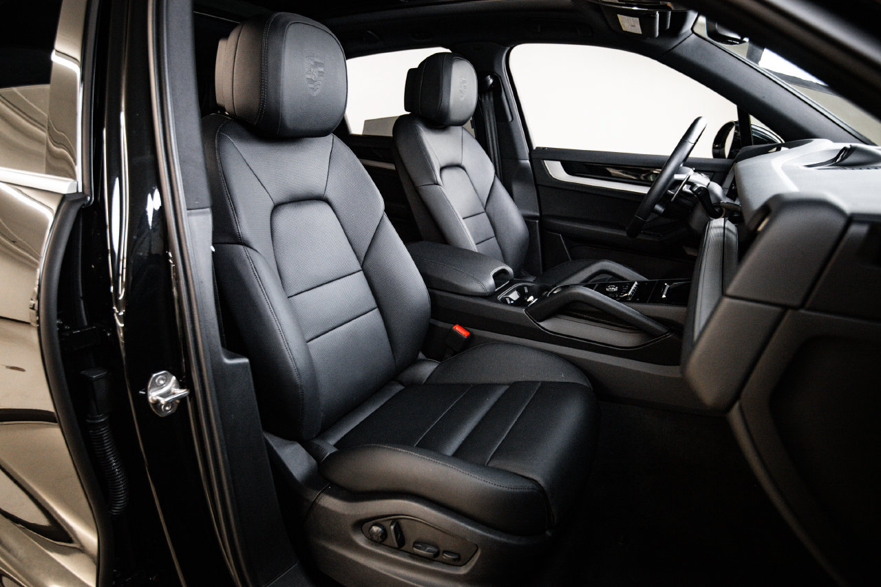 Certified 2026 Porsche Cayenne S AWD/4WD image 30