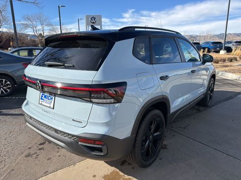 New 2025 Volkswagen Taos SE image 5