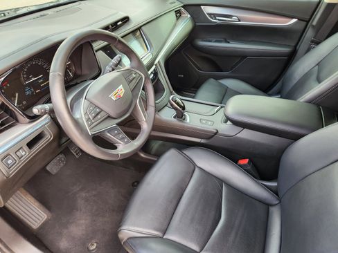 Used 2018 Cadillac XT5 Premium Luxury image 9