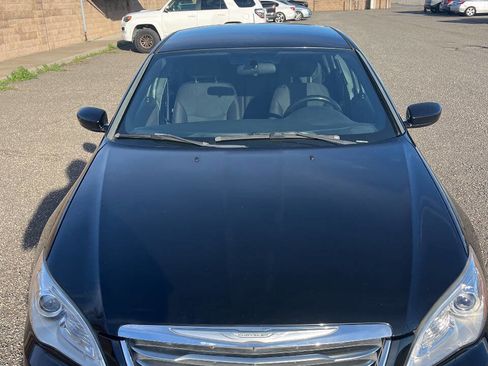 Used 2013 Chrysler 200 Touring image 17