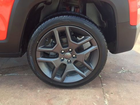 Used 2021 Jeep Renegade Latitude image 18