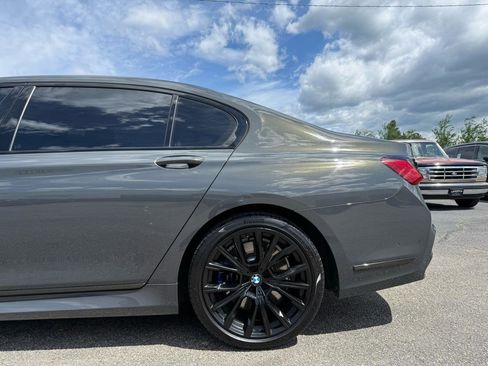 Used 2022 BMW 750i xDrive w/ M Sport Package AWD/4WD image 11