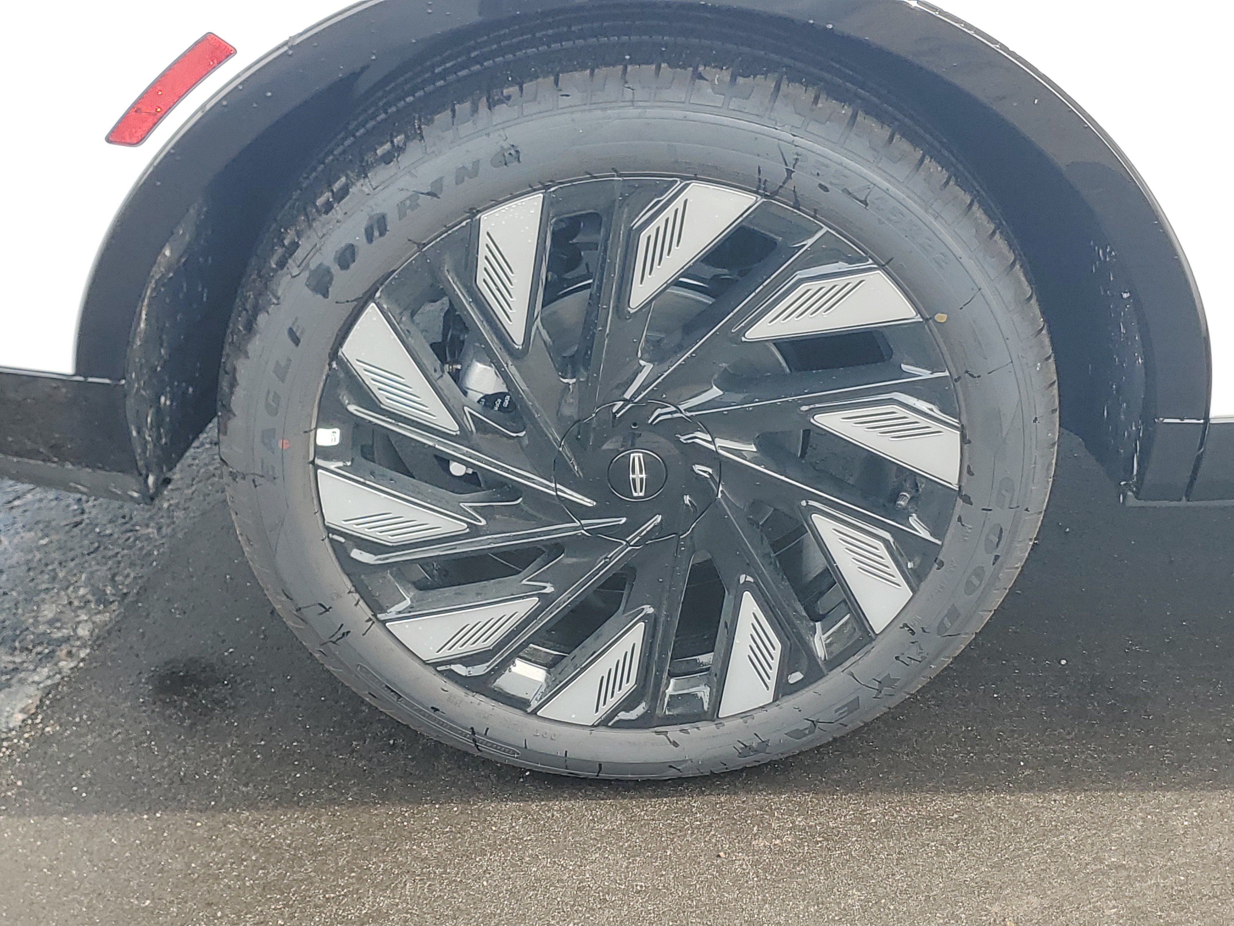 New 2026 Lincoln Nautilus Reserve AWD/4WD image 5