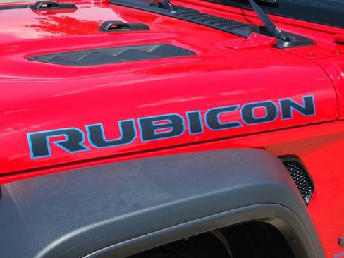 Used 2025 Jeep Wrangler Unlimited Rubicon 4xe w/ Convenience Group AWD/4WD image 13