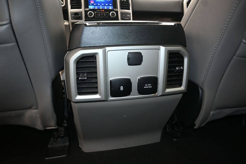 Used 2020 Ford F150 Lariat w/ Trailer Tow Package RWD image 17