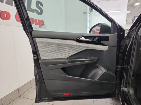 Certified 2023 Volkswagen Taos S FWD image 8