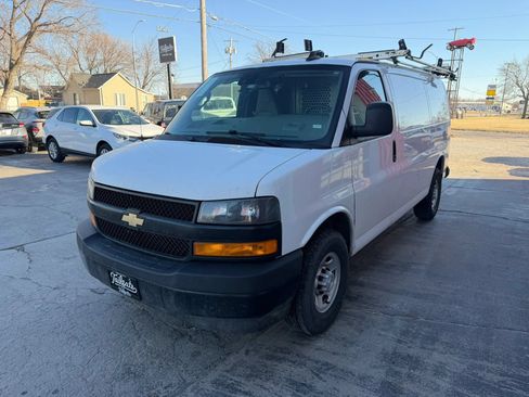Used 2021 Chevrolet Express 2500 w/ Safety Package RWD image 4