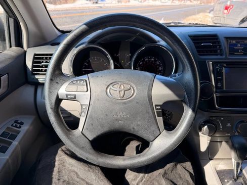 Used 2013 Toyota Highlander Plus image 11