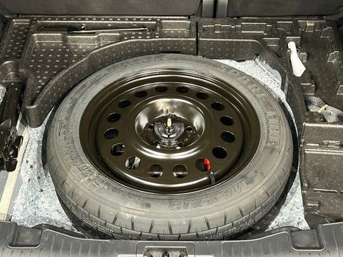 Used 2024 Ford Escape SE image 34