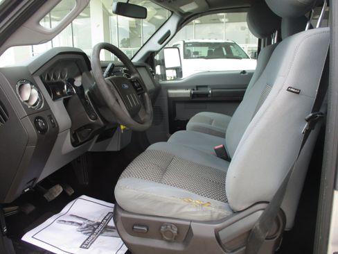 Used 2016 Ford F250 XLT w/ XLT Value Package image 5