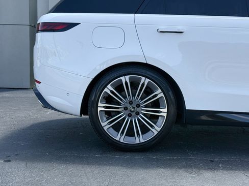 Used 2024 Land Rover Range Rover Sport Dynamic SE AWD/4WD image 4