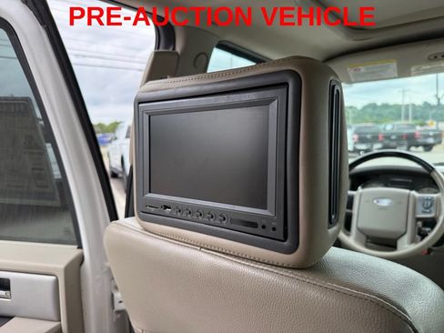Used 2012 Ford Expedition Limited RWD image 17