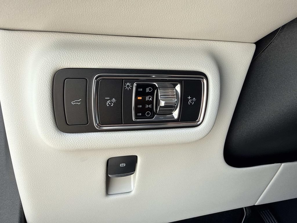 New 2026 Lincoln Nautilus Reserve w/ Jet Appearance Package AWD/4WD image 32