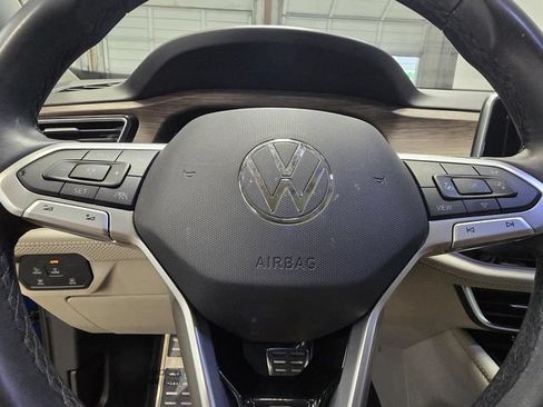 Used 2025 Volkswagen Atlas SEL Premium R-Line AWD/4WD image 12