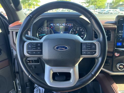 Used 2024 Ford Expedition Limited AWD/4WD image 17