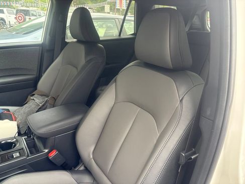 Used 2026 Subaru Outback Premium AWD/4WD image 10