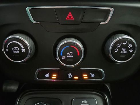 Used 2018 Jeep Compass Latitude AWD/4WD image 14