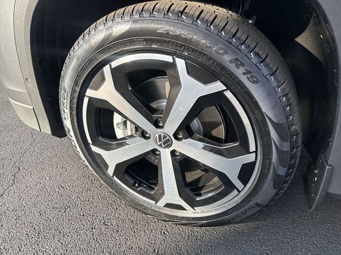 New 2026 Volkswagen Tiguan SE AWD/4WD image 8