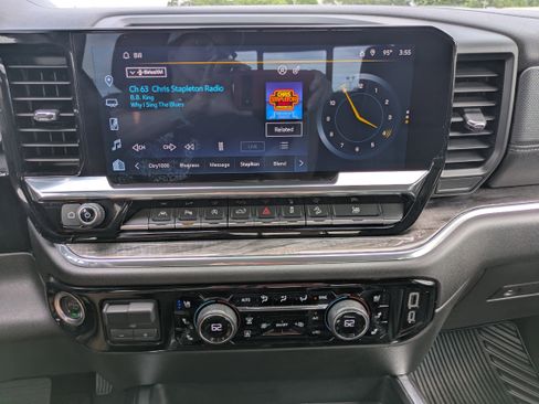 Used 2024 Chevrolet Silverado 1500 LTZ w/ Technology Package image 23