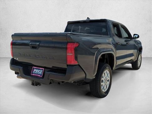 Used 2025 Toyota Tacoma SR AWD/4WD image 5