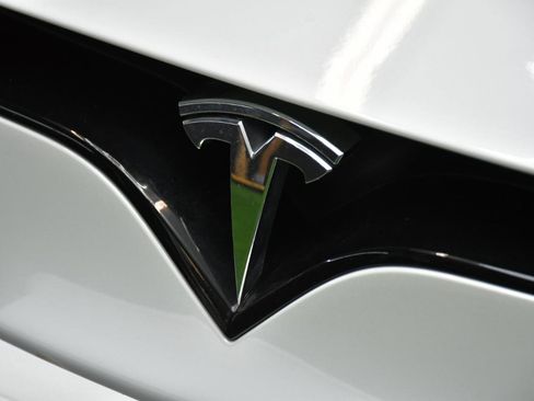 Used 2021 Tesla Model S Plaid AWD/4WD image 2